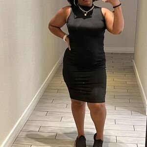 Elegant Black Sleeveless Dress